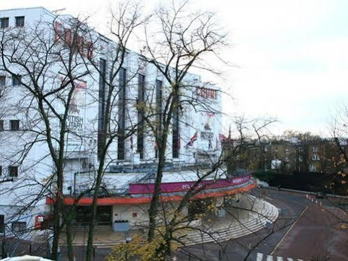 Earls Court Studios ลอนดอน ภายนอก รูปภาพ